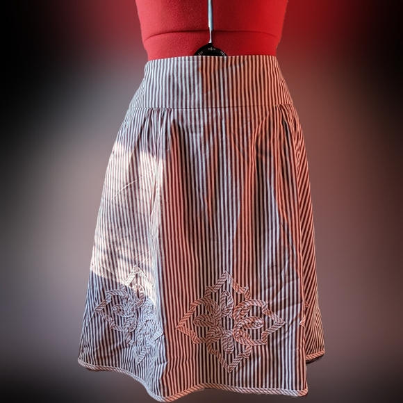 LOFT Dresses & Skirts - LOFT Red and White A-Line Skirt with Pleated Cut Out